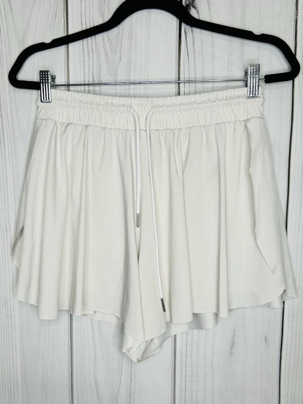 Love Tree Activewear Two in One Drawstring Shorts Sz S Pale Gray